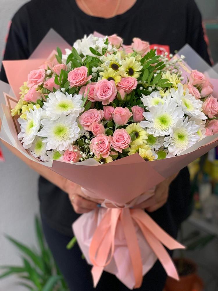 Букет цветов из: Розы и Хризантемы в Малке