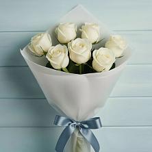Букет 7 Белых роз Эдлесс Лав в Малке