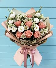 Букет цветов из:  Розы, Альстромерии и Лизиантусы в Малке