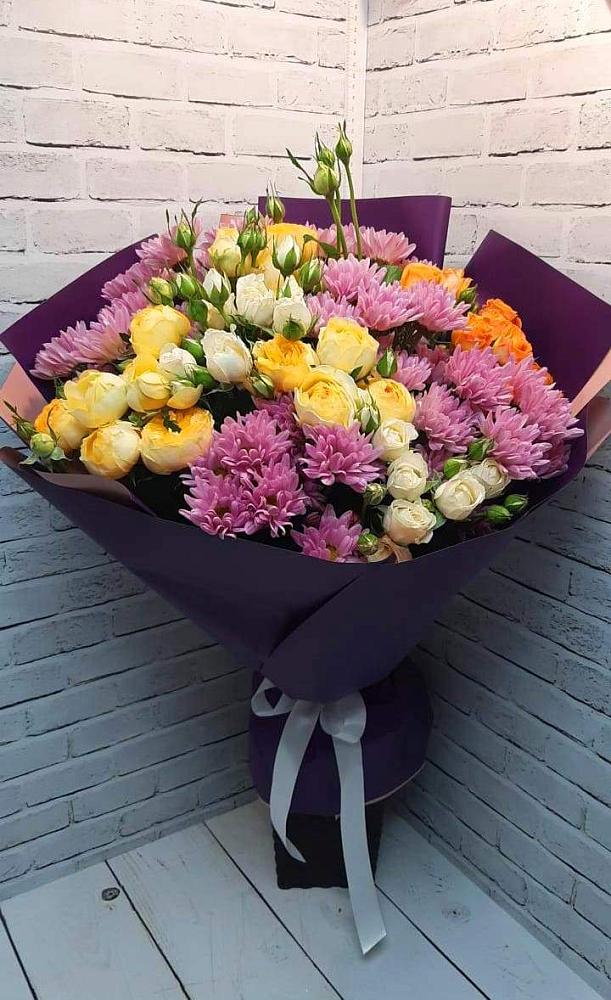 Букет цветов из: Хризантемы и Розы в Малке