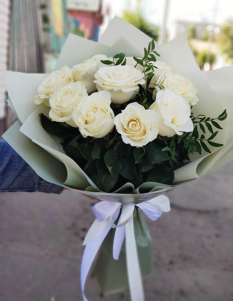 Букет Белые розы Проуд в Малке