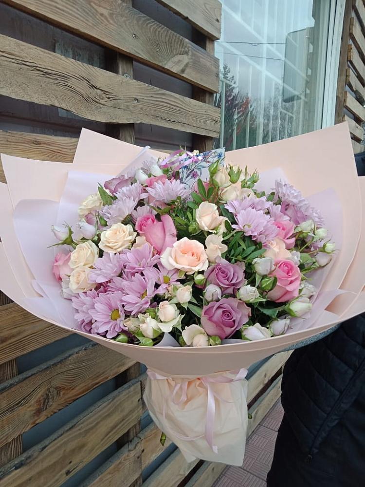 Букет цветов из: Розы и Хризантемы в Малке