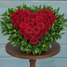 Цветочная композиция из Розы в виде сердца #REPLACE_PRED# Малке