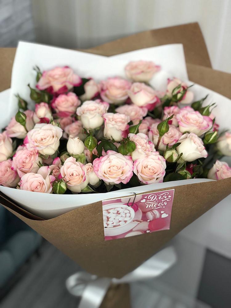 Букет цветов из: Розы в Малке