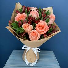 Букет цветов из:  Розы и Альстромерии в Малке