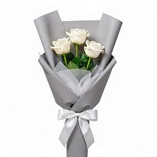 Букет 3 белые розы в Малке