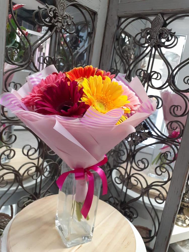 Букет цветов из: Герберы в Малке