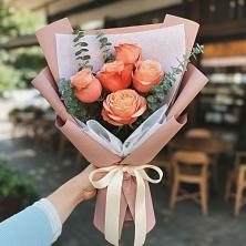 Букет цветов из:  Розы в Малке