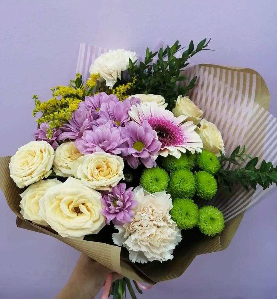 Букет цветов из: Хризантемы, Розы, Гвоздики и Герберы в Малке