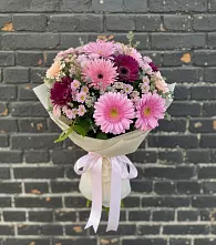Букет цветов из:  Герберы и Хризантемы в Малке
