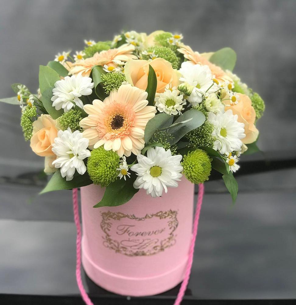 Цветочная композиция из Розы, Герберы и Хризантемы в шляпной коробке в Малке